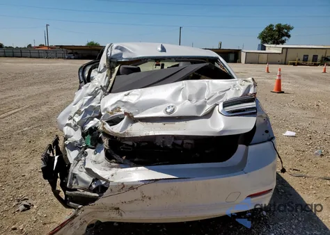 2018 BMW 320 Xi из США, поврежденный, VIN WBA8E5G52JNU47420